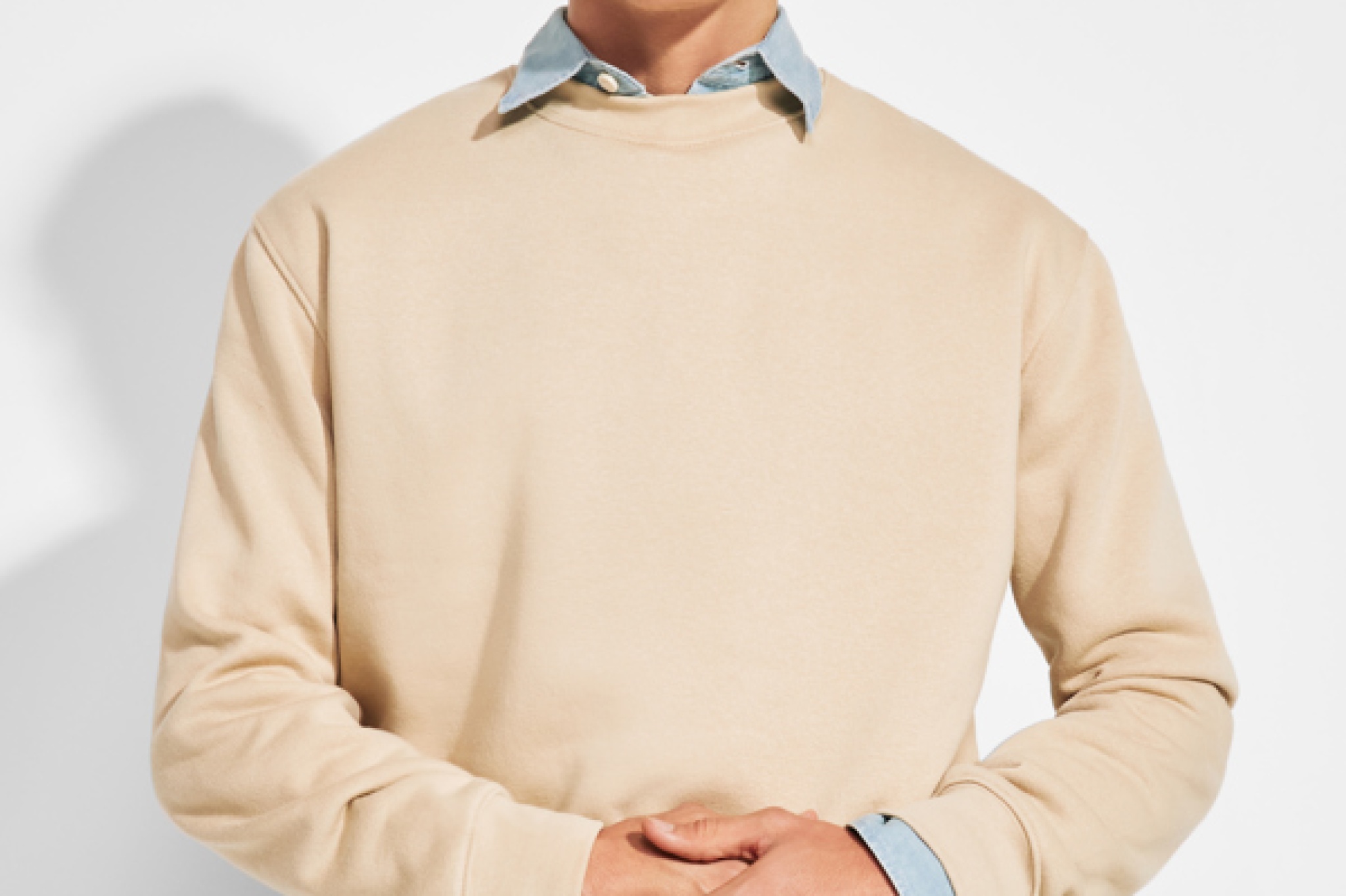 Felpa dal design classico, con colletto, polsini e fascia in vita in maglia a coste